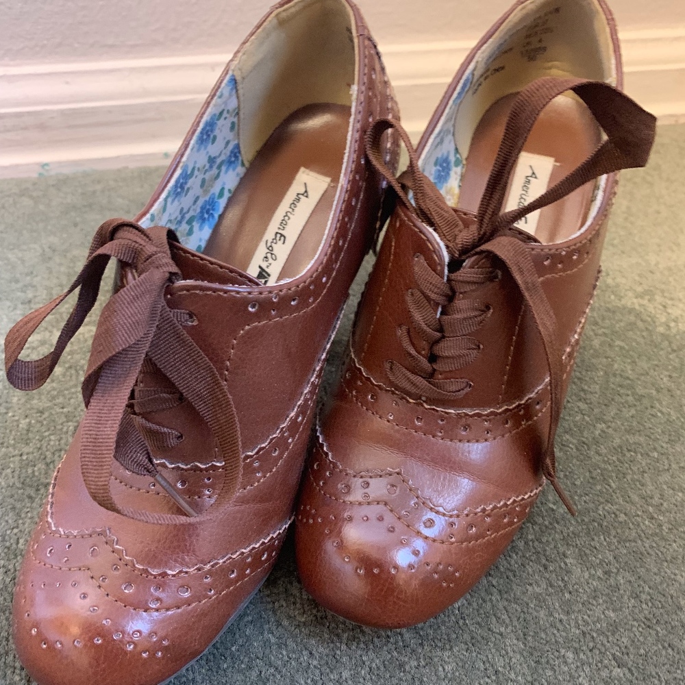 American Eagle Outfitters Brown Oxford Heels